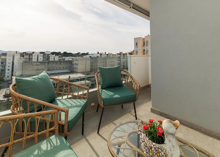 Vibes By Belmont Realty