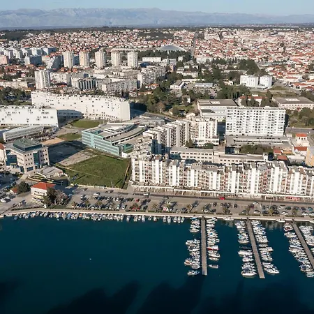 Vibes By Belmont Realty Apartament