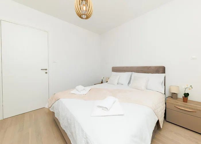 公寓 Vibes By Belmont Realty